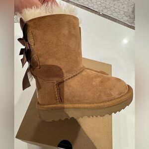 UGG Chestnut Bailey Bow Boots